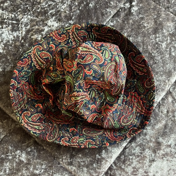 Bucket hat - Picture 2 of 3